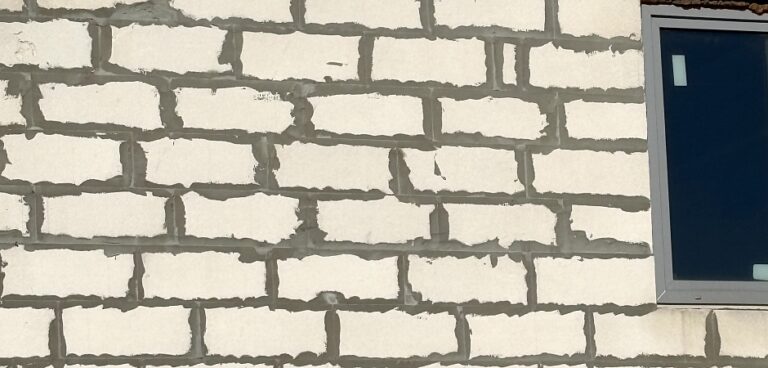 Кладка газобетона зимой: температура, добавки, технология