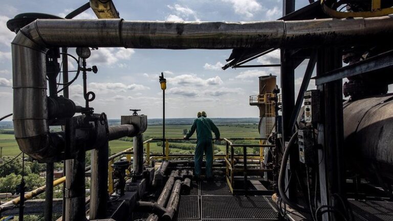 Кремль объяснил остановку транзита нефти Казахстана в Германию