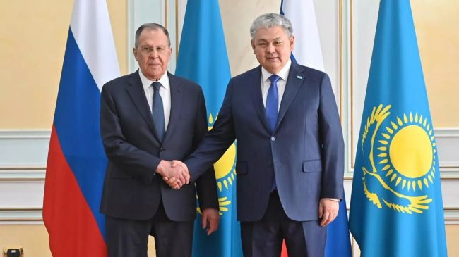 Лавров напомнил коллеге из Казахстана, что Победа над фашизмом является общей