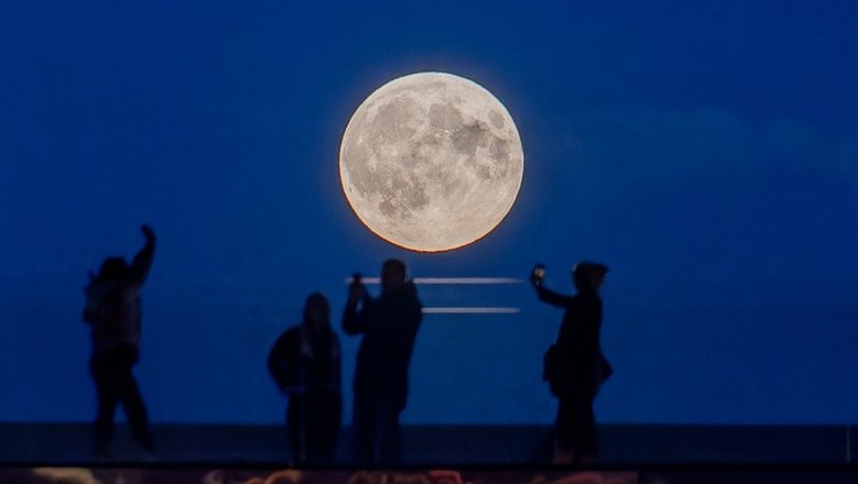 В мае можно будет увидеть два полнолуния: одно их них совсем близко