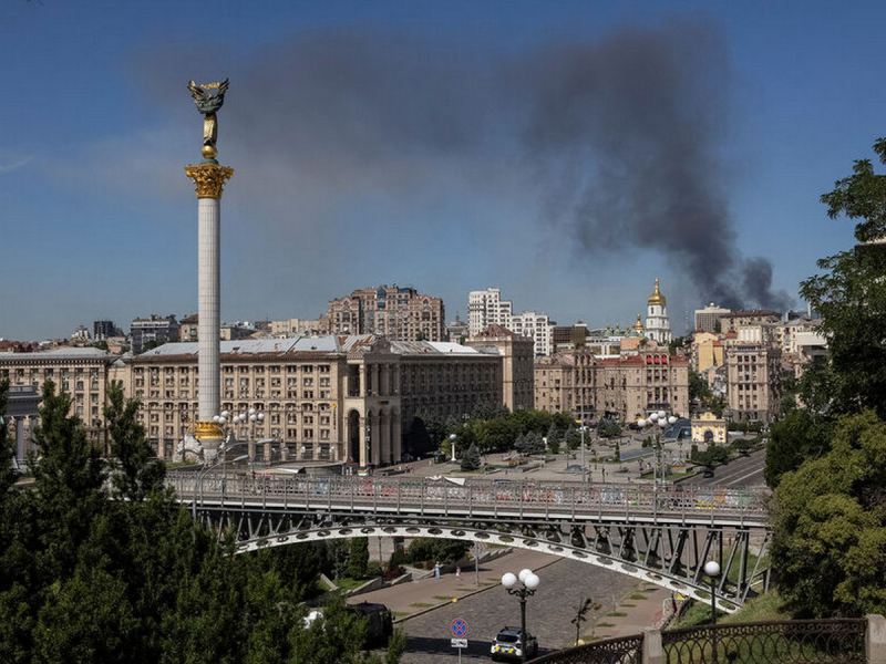 «Будем очень сильно бить в ответ»: после заявлений Москвы и угроз Киева воздушная тревога охватила 9 областей Украины