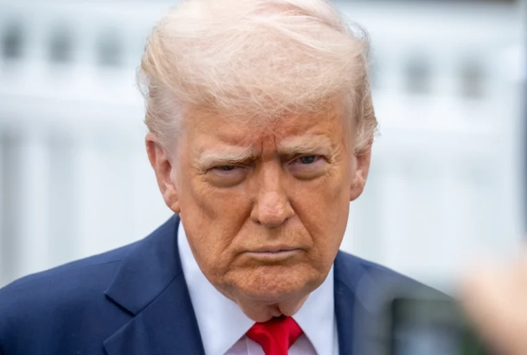 Politico: Украина ушла на второй план в Белом доме — Трамп занят Ираном